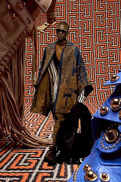 Look 15